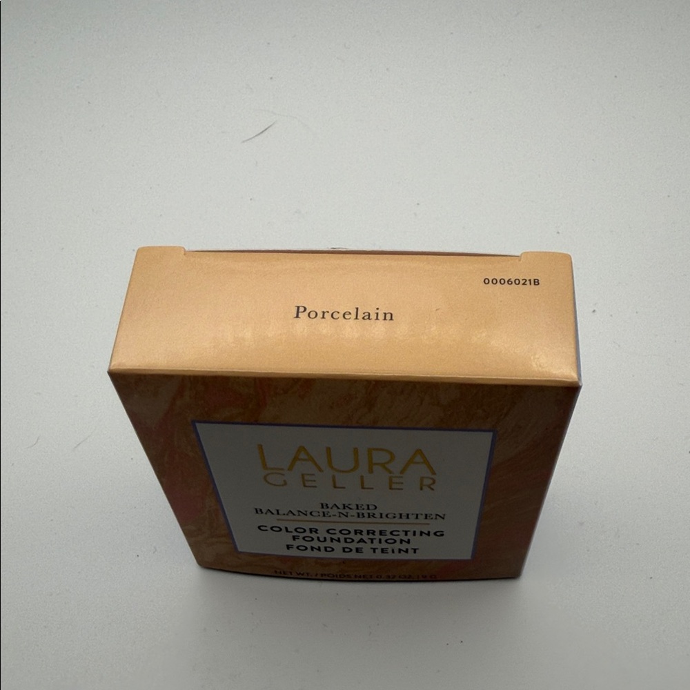 Laura Geller Baked Balance-N-Brighten Foundation - Porcelain - Picture 2 of 2